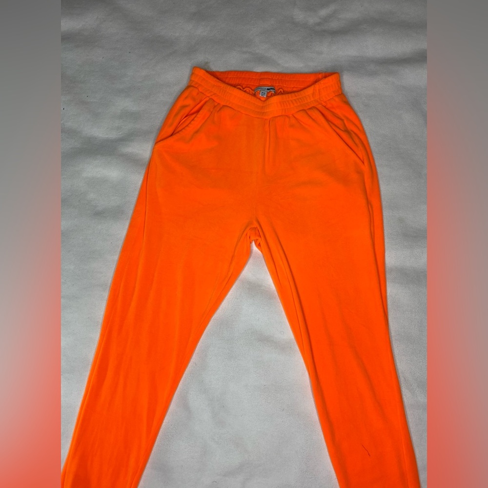 Fashion Nova “Make it Fashion Velour Jogger Set” in Orange XS - Picture 4 of 5